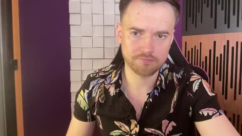 Snapshot of oscarsavage chatting on February 10, 5:19 pm Oscar Steel Savage online show from February 10, 5:19 pm
