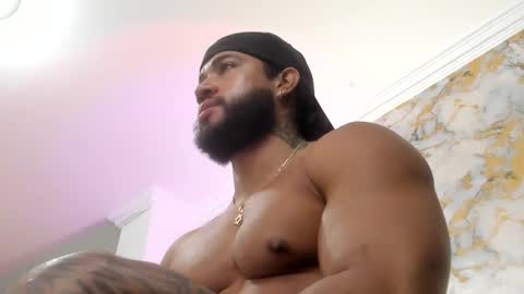 Snapshot of osher_cox chatting on February 28, 2:42 am osher_cox online show from February 28, 2:42 am