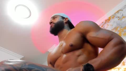 Snapshot of osher_cox chatting on February 11, 2:03 am osher_cox online show from February 11, 2:03 am