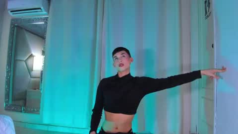 owen_stone1 online show from July 1, 12:22 am