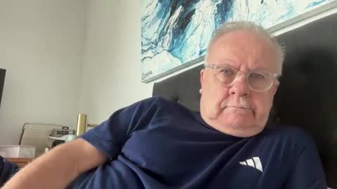 ozhairybearxxxx online show from May 18, 4:07 am