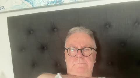 Snapshot of ozhairybearxxxx chatting on January 7, 4:20 am ozhairybearxxxx online show from January 7, 4:20 am