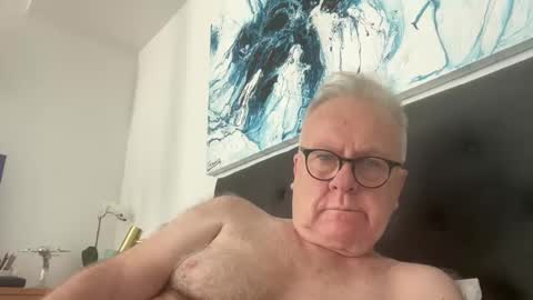 Snapshot of ozhairybearxxxx chatting on January 13, 6:16 am ozhairybearxxxx online show from January 13, 6:16 am