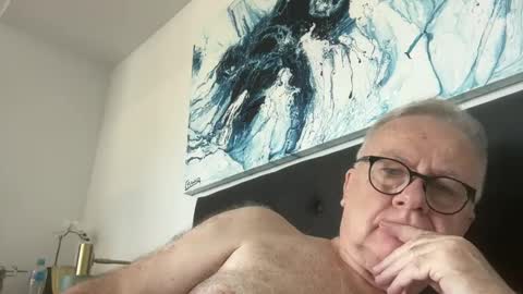 Snapshot of ozhairybearxxxx chatting on January 21, 3:27 am ozhairybearxxxx online show from January 21, 3:27 am