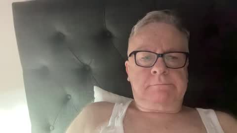 Snapshot of ozhairybearxxxx chatting on March 3, 11:06 am ozhairybearxxxx online show from March 3, 11:06 am