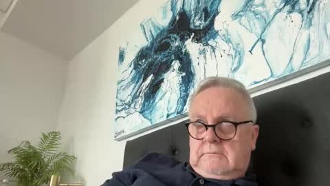 Snapshot of ozhairybearxxxx chatting on October 20, 4:38 am ozhairybearxxxx online show from October 20, 4:38 am