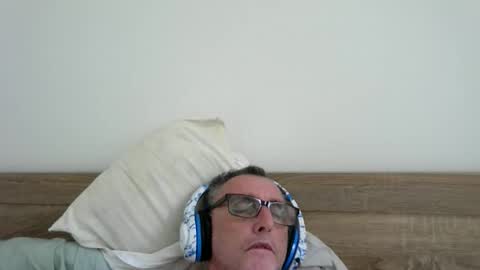 Brian online show from October 25, 2:13 am