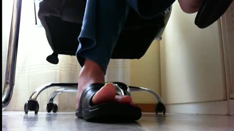 Snapshot of pablomenesssl chatting on March 7, 12:12 pm Pablo Meness online show from March 7, 12:12 pm