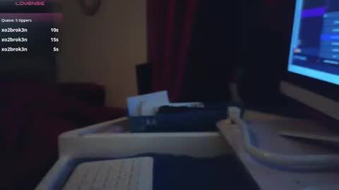 PantsLessTraveler online show from December 17, 11:39 am