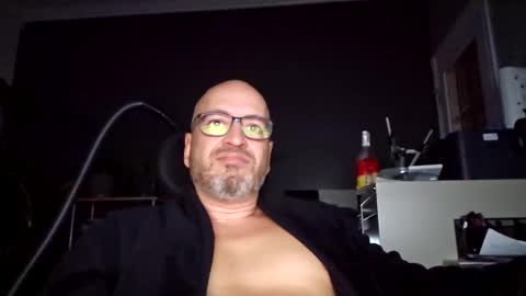 Snapshot of papi1979 chatting on January 23, 3:26 am Papi online show from January 23, 3:26 am