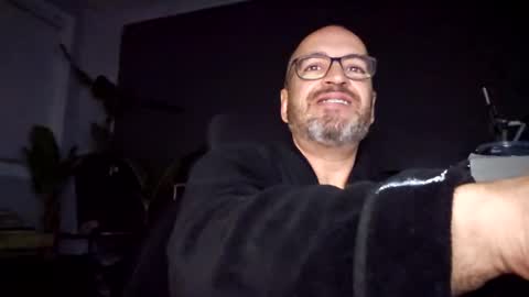 Snapshot of papi1979 chatting on January 18, 4:30 am Papi online show from January 18, 4:30 am