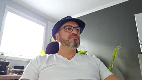 Snapshot of papi1979 chatting on January 2, 2:35 pm Papi online show from January 2, 2:35 pm