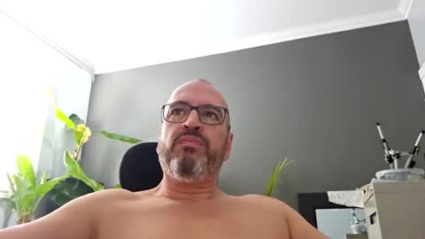 Snapshot of papi1979 chatting on January 17, 5:31 pm Papi online show from January 17, 5:31 pm