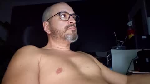Snapshot of papi1979 chatting on January 20, 2:32 am Papi online show from January 20, 2:32 am