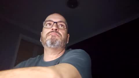 Snapshot of papi1979 chatting on January 16, 2:51 am Papi online show from January 16, 2:51 am
