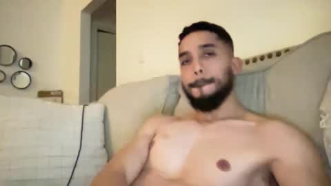Snapshot of papicubano_guapo23cm chatting on February 5, 6:24 am papicubano_guapo23cm online show from February 5, 6:24 am