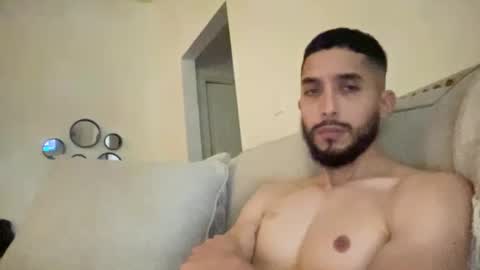 Snapshot of papicubano_guapo23cm chatting on January 14, 6:02 am papicubano_guapo23cm online show from January 14, 6:02 am