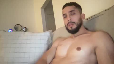 Snapshot of papicubano_guapo23cm chatting on December 12, 5:52 am papicubano_guapo23cm online show from December 12, 5:52 am