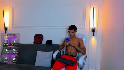 Ryan And Casper online show from January 13, 8:24 pm