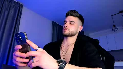 Snapshot of paris_lock chatting on February 28, 7:56 pm Paris online show from February 28, 7:56 pm