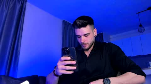 Snapshot of paris_lock chatting on January 22, 9:11 pm Paris online show from January 22, 9:11 pm