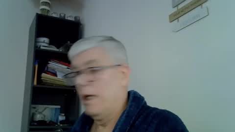 Snapshot of patrick5275 chatting on March 5, 7:05 am patrick5275 online show from March 5, 7:05 am