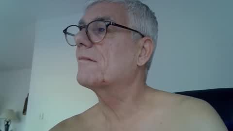 Snapshot of patrick5275 chatting on October 5, 6:28 am patrick5275 online show from October 5, 6:28 am