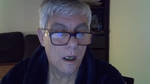 Snapshot of patrick5275 chatting on January 8, 6:52 am patrick5275 online show from January 8, 6:52 am