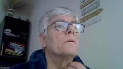 Snapshot of patrick5275 chatting on February 24, 6:38 am patrick5275 online show from February 24, 6:38 am