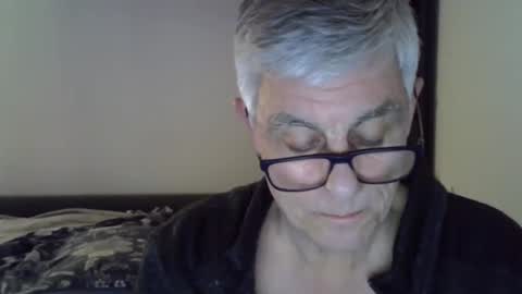 Snapshot of patrick5275 chatting on December 21, 8:21 pm patrick5275 online show from December 21, 8:21 pm