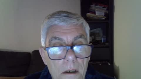 Snapshot of patrick5275 chatting on December 22, 7:11 am patrick5275 online show from December 22, 7:11 am