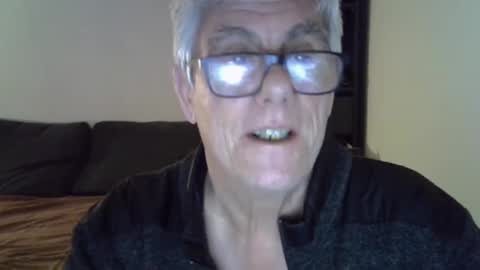 Snapshot of patrick5275 chatting on February 9, 8:13 pm patrick5275 online show from February 9, 8:13 pm
