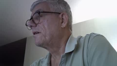 Snapshot of patrick5275 chatting on September 25, 8:52 pm patrick5275 online show from September 25, 8:52 pm