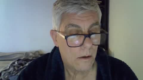 Snapshot of patrick5275 chatting on December 15, 9:09 pm patrick5275 online show from December 15, 9:09 pm