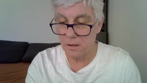 Snapshot of patrick5275 chatting on February 14, 10:07 am patrick5275 online show from February 14, 10:07 am