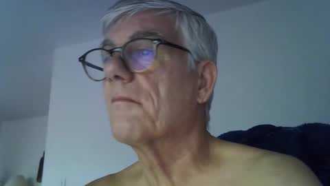 Snapshot of patrick5275 chatting on September 16, 5:30 am patrick5275 online show from September 16, 5:30 am