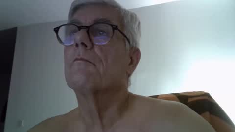 Snapshot of patrick5275 chatting on September 11, 7:57 pm patrick5275 online show from September 11, 7:57 pm