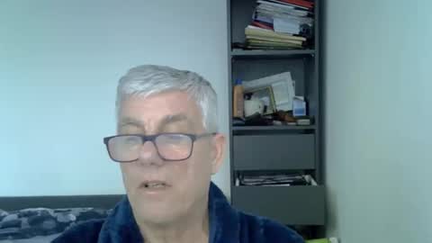 Snapshot of patrick5275 chatting on December 16, 7:26 am patrick5275 online show from December 16, 7:26 am