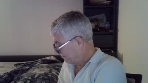 Snapshot of patrick5275 chatting on December 20, 10:22 pm patrick5275 online show from December 20, 10:22 pm