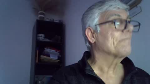 Snapshot of patrick5275 chatting on March 1, 5:16 pm patrick5275 online show from March 1, 5:16 pm