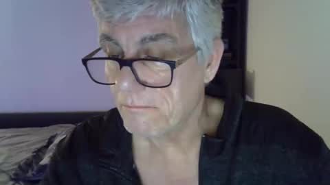 Snapshot of patrick5275 chatting on February 17, 7:53 pm patrick5275 online show from February 17, 7:53 pm