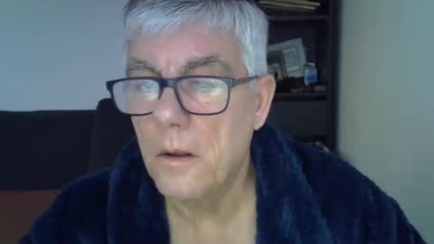 Snapshot of patrick5275 chatting on January 4, 7:13 am patrick5275 online show from January 4, 7:13 am