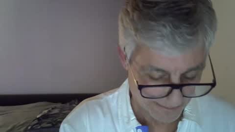 Snapshot of patrick5275 chatting on February 18, 8:58 pm patrick5275 online show from February 18, 8:58 pm