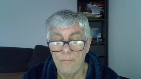 Snapshot of patrick5275 chatting on February 19, 7:06 am patrick5275 online show from February 19, 7:06 am