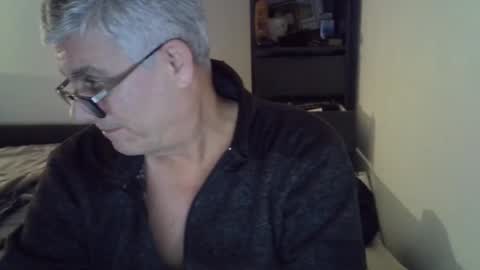 Snapshot of patrick5275 chatting on January 6, 10:05 pm patrick5275 online show from January 6, 10:05 pm