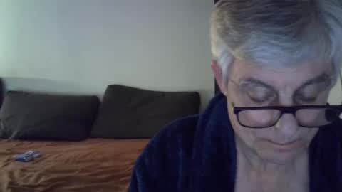 Snapshot of patrick5275 chatting on December 5, 10:01 pm patrick5275 online show from December 5, 10:01 pm