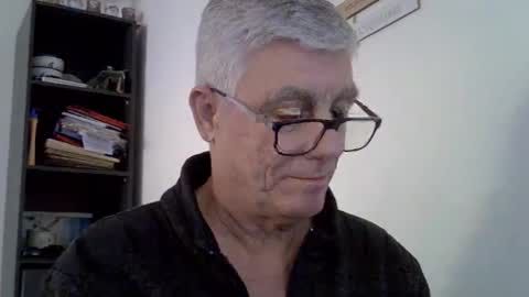 Snapshot of patrick5275 chatting on March 5, 5:08 pm patrick5275 online show from March 5, 5:08 pm