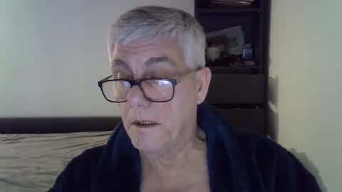 Snapshot of patrick5275 chatting on December 12, 10:42 pm patrick5275 online show from December 12, 10:42 pm