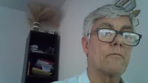 Snapshot of patrick5275 chatting on February 28, 5:15 pm patrick5275 online show from February 28, 5:15 pm