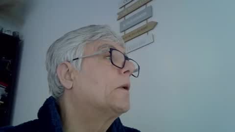 Snapshot of patrick5275 chatting on February 28, 7:05 am patrick5275 online show from February 28, 7:05 am